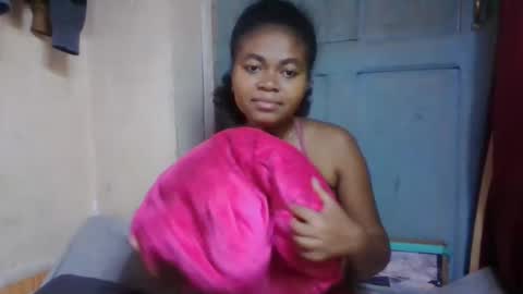 Snapshot of nilahmarie chatting on May 11, 5:02 am nilah online show from May 11, 5:02 am