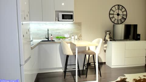 Bella online show from January 7, 10:41 pm