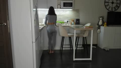 Bella online show from September 12, 6:08 pm