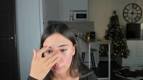 Bella online show from December 14, 9:25 am