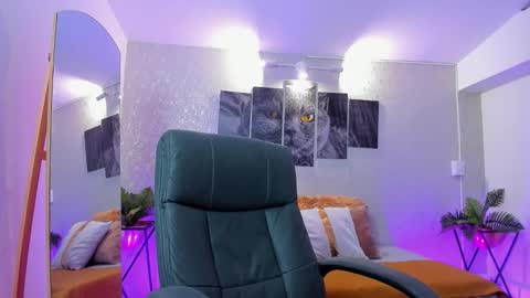 Nils online show from December 4, 3:38 am