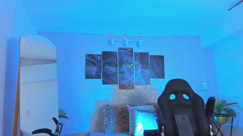 Nils online show from February 28, 3:57 pm