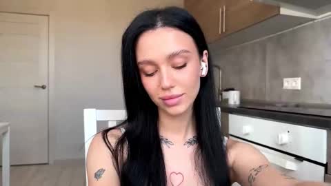 Snapshot of nilsazappala chatting on March 13, 8:43 am Milla online show from March 13, 8:43 am