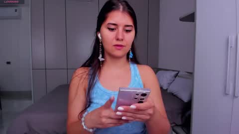 Snapshot of nina__si chatting on March 27, 1:44 am Nina online show from March 27, 1:44 am