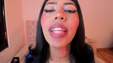 Snapshot of nina_fooxxx1 chatting on May 30, 5:43 pm Nina Fox online show from May 30, 5:43 pm