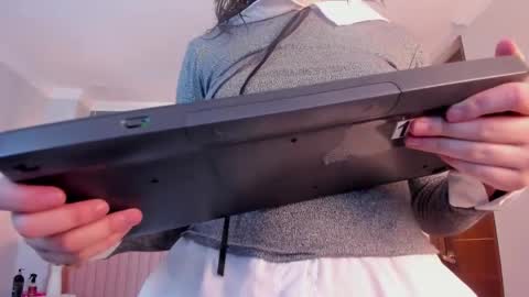 nina_ford_ online show from May 2, 4:06 am