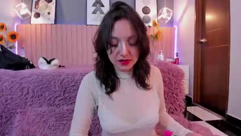 nina_ford_ online show from June 24, 3:05 am