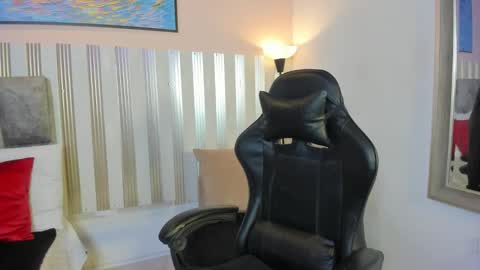 nina_glow_ online show from March 5, 11:28 am