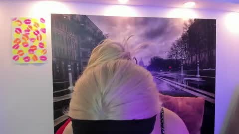 Snapshot of nina_mars_ chatting on June 23, 8:29 pm Nina online show from June 23, 8:29 pm