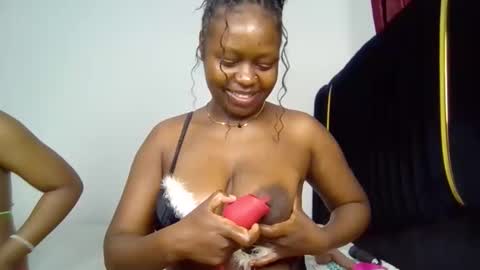 Snapshot of nina_ray1 chatting on November 25, 1:16 am Nina online show from November 25, 1:16 am