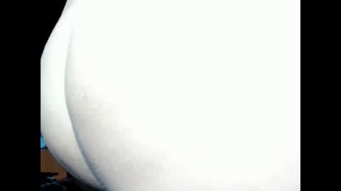 Snapshot of nina_xoxo0 chatting on April 11, 10:30 am nina_xoxo0 online show from April 11, 10:30 am