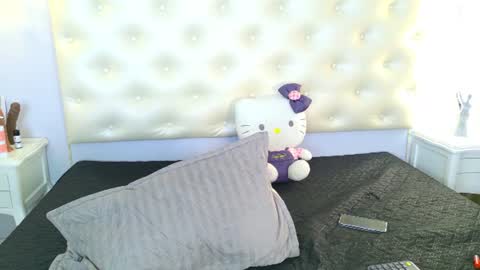 Snapshot of ninaavelvett chatting on June 11, 12:58 pm Nina online show from June 11, 12:58 pm