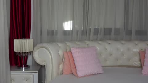 NinaCrystal online show from February 8, 9:03 am