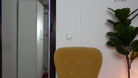 NinaCrystal online show from September 12, 6:02 am