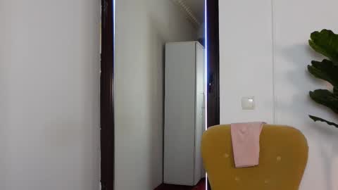 NinaCrystal online show from December 19, 8:43 am