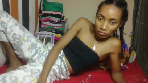 ninaeaa online show from March 28, 9:58 pm