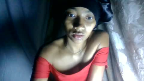 Snapshot of ninaeaa chatting on June 24, 4:55 am ninaeaa online show from June 24, 4:55 am