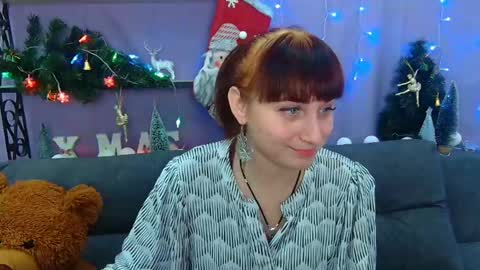 ninaflawlees online show from December 9, 7:18 pm