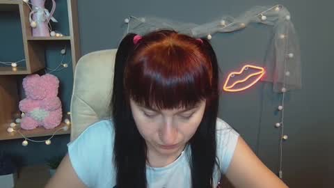 ninaflawlees online show from September 18, 12:07 pm