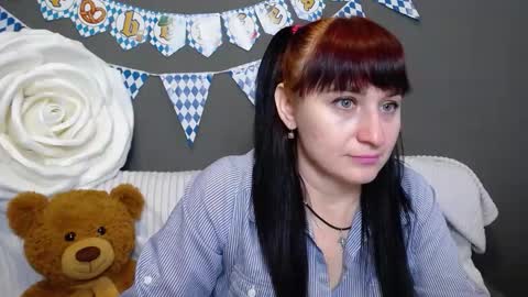 ninaflawlees online show from October 6, 12:02 pm