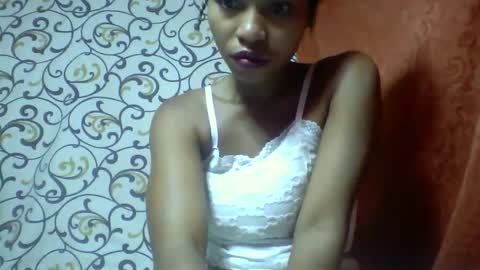 Snapshot of ninah9794 chatting on December 15, 9:35 am Ninah9794 online show from December 15, 9:35 am