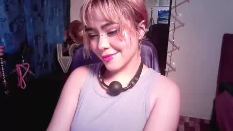 Snapshot of ninamon206063 chatting on October 1, 4:24 pm NIina Mon online show from October 1, 4:24 pm