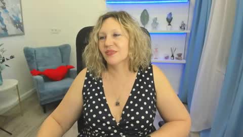ninastarle online show from April 29, 5:30 pm