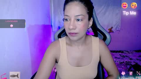 ninatinydoll1 online show from October 15, 8:03 am