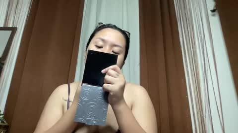 nini_luvskorn online show from April 10, 11:04 am