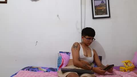 Snapshot of nini_smith chatting on April 3, 4:43 am nini_smith online show from April 3, 4:43 am