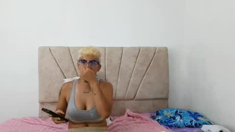 Snapshot of nini_smith chatting on May 29, 2:20 am nini_smith online show from May 29, 2:20 am