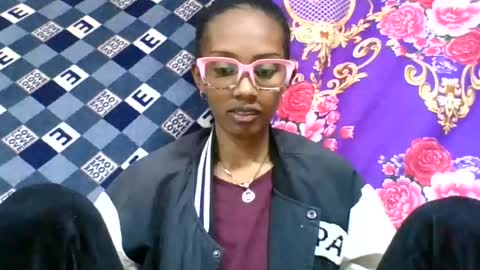 ninie246746 online show from July 15, 5:56 am