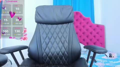 Snapshot of ninna_dee chatting on February 21, 10:50 am nina dee online show from February 21, 10:50 am