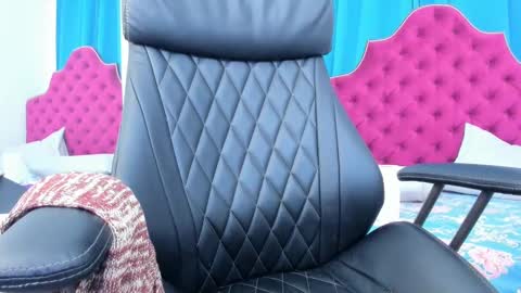 Snapshot of ninna_dee chatting on February 28, 10:52 am nina dee online show from February 28, 10:52 am