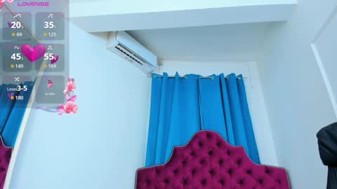 Snapshot of ninna_dee chatting on September 9, 4:34 am nina dee online show from September 9, 4:34 am