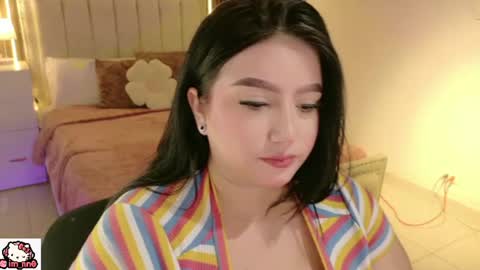 Snapshot of ninna_sweet_ chatting on June 13, 2:48 pm Nina online show from June 13, 2:48 pm