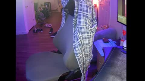 Snapshot of nippsino95 chatting on May 18, 12:00 pm HungStepSon online show from May 18, 12:00 pm