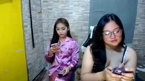 Snapshot of nitchiefucker chatting on September 17, 3:24 pm Nadz online show from September 17, 3:24 pm
