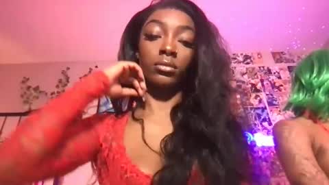 Snapshot of niviawolfe chatting on December 14, 5:36 pm NIVIA WOLFE online show from December 14, 5:36 pm