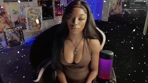 Snapshot of niviawolfe chatting on December 4, 1:48 am NIVIA WOLFE online show from December 4, 1:48 am