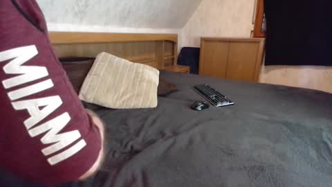 Snapshot of nixan85 chatting on November 23, 8:58 am nixan85 online show from November 23, 8:58 am