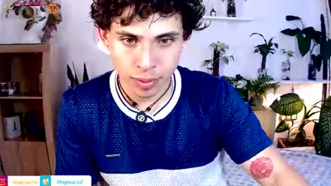 Snapshot of no_face_69 chatting on June 17, 9:05 pm x online show from June 17, 9:05 pm