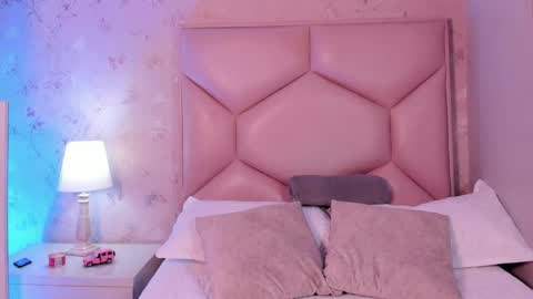   ambarsulliva  online show from February 13, 11:50 am