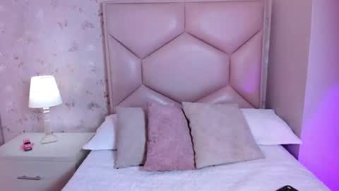   ambarsulliva  online show from November 19, 11:32 am