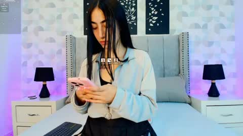 NATHALIA MORENO online show from April 28, 12:21 pm