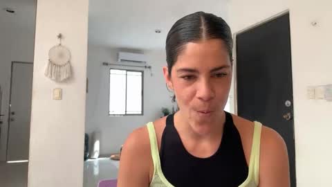 Snapshot of noaahna chatting on March 19, 5:06 pm noaahna online show from March 19, 5:06 pm