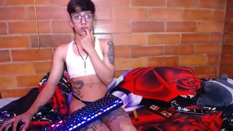 noah420sr online show from January 6, 3:19 pm