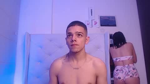 Snapshot of noah_and_kim69 chatting on December 4, 3:38 am Zoe online show from December 4, 3:38 am