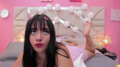 Snapshot of noah_and_kim69 chatting on July 20, 7:38 pm Zoe online show from July 20, 7:38 pm