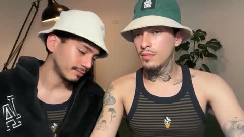 Snapshot of noah_and_steven chatting on June 11, 2:53 am noah_and_steven online show from June 11, 2:53 am